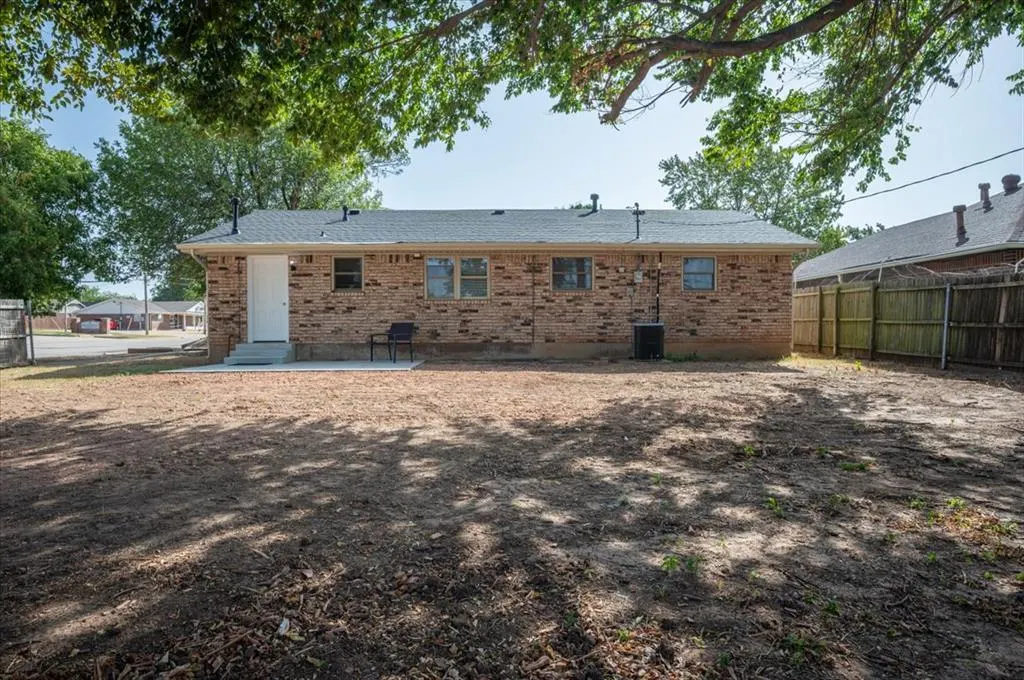 Photo 33 — 1209 Lawton, Oklahoma City, OK 73160
