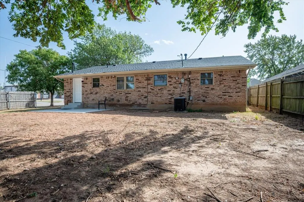 Photo 34 — 1209 Lawton, Oklahoma City, OK 73160