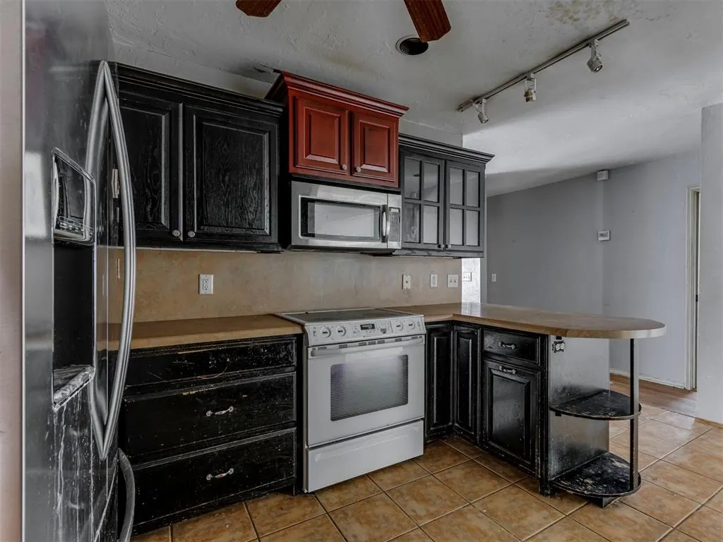 Photo 11 — 2124 Erin Place, Oklahoma City, OK 73120