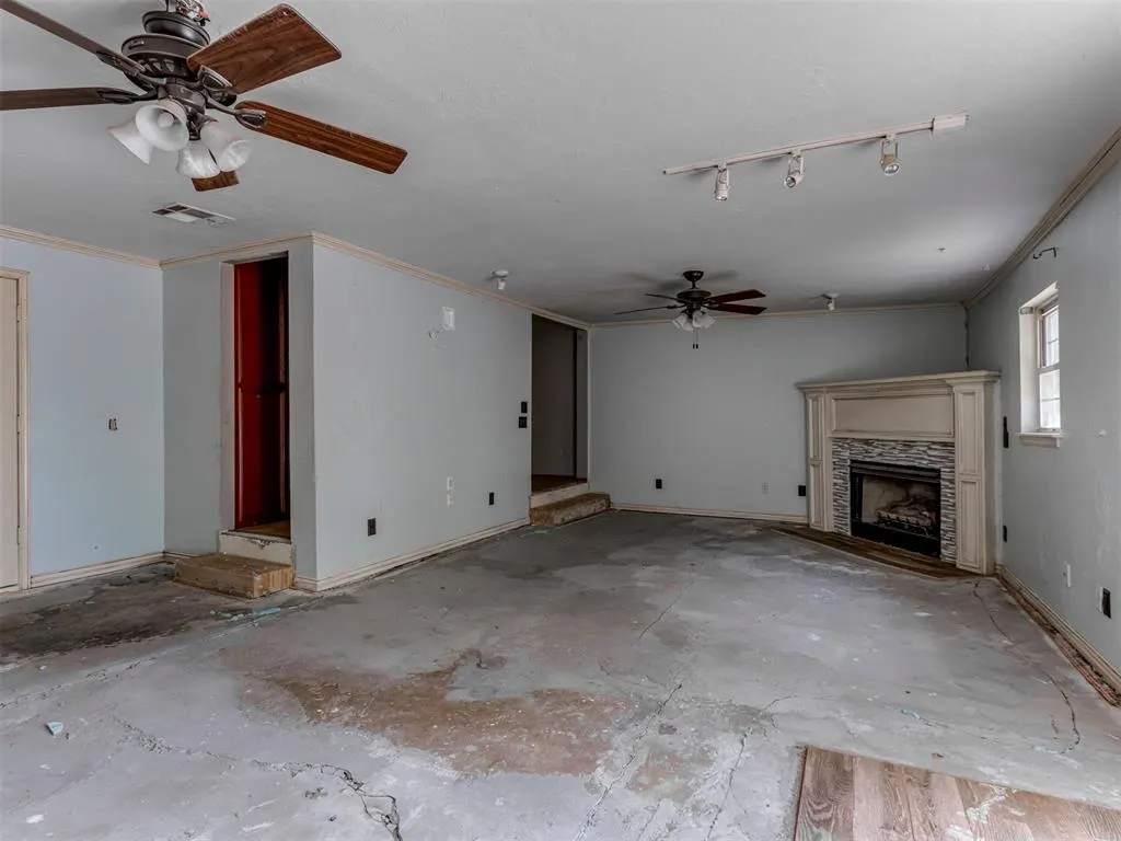 Photo 15 — 2124 Erin Place, Oklahoma City, OK 73120