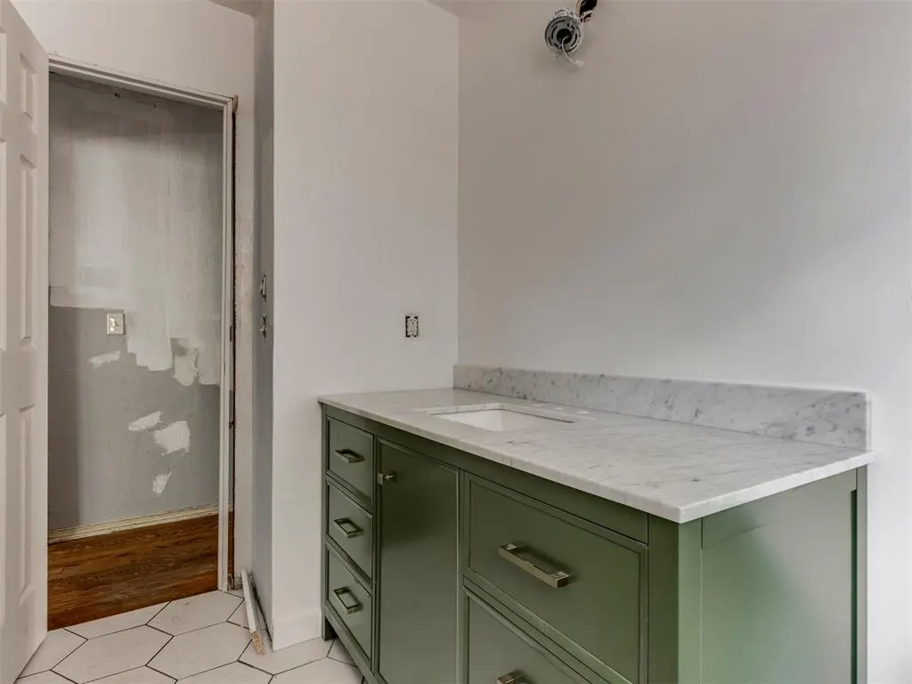 Photo 26 — 2124 Erin Place, Oklahoma City, OK 73120