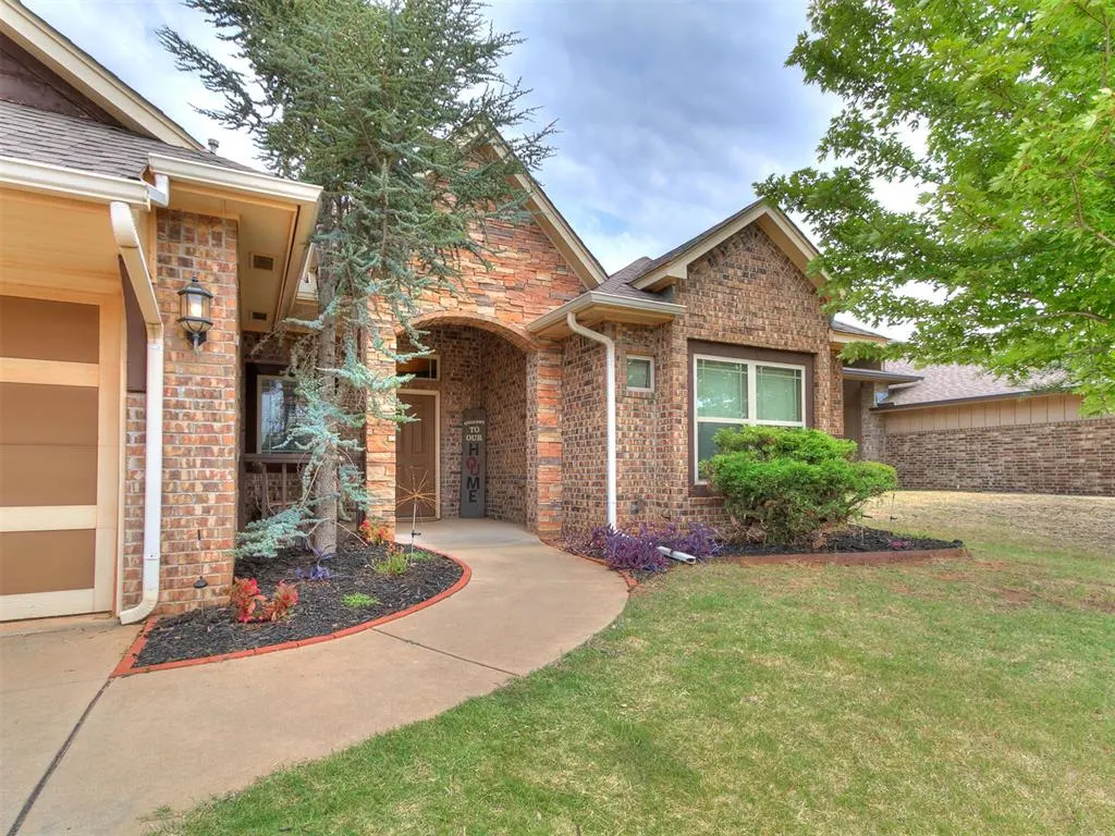 Photo 3 — 8425 NW 143rd Terrace, Oklahoma City, OK 73142