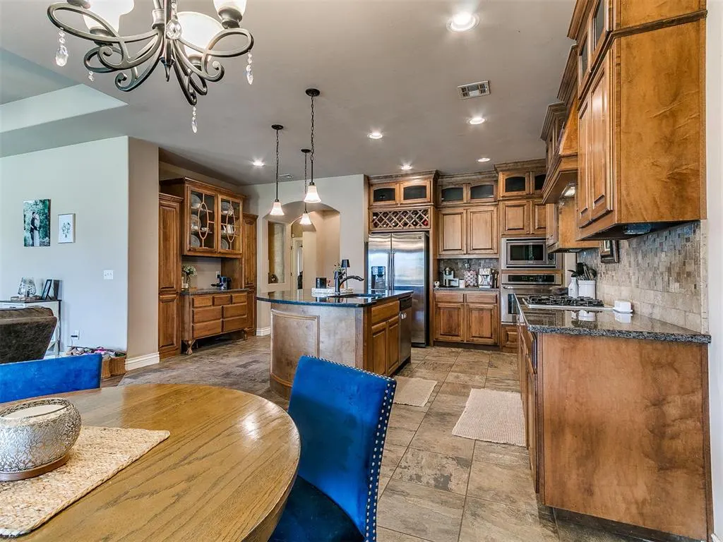 Photo 6 — 8425 NW 143rd Terrace, Oklahoma City, OK 73142