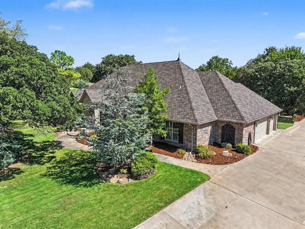 Photo 2 — 13408 Raintree Lane, Edmond, OK 73013