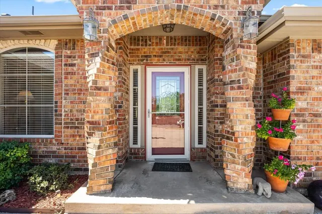Photo 3 — 8149 Linda Lane, Guthrie, OK 73044