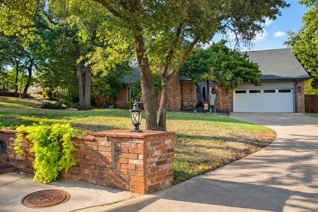 Front exterior — 1705 Canary Court, Edmond, OK 73034