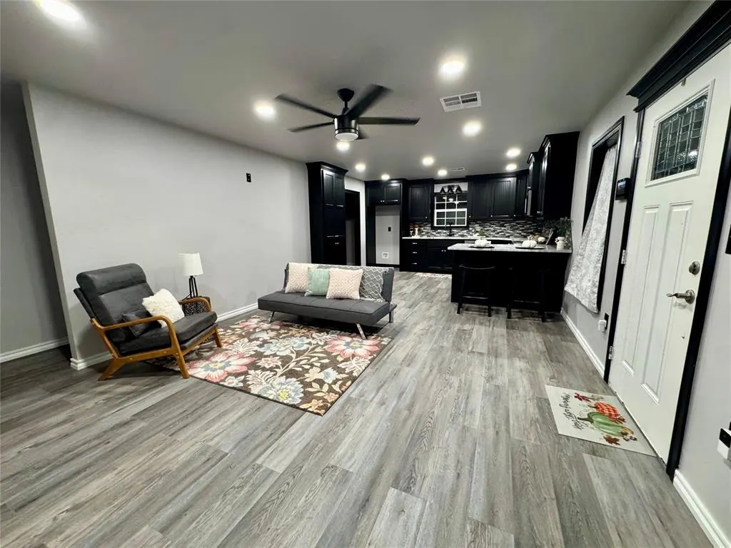Photo 3 — 302 S 15th Street, Chickasha, OK 73018