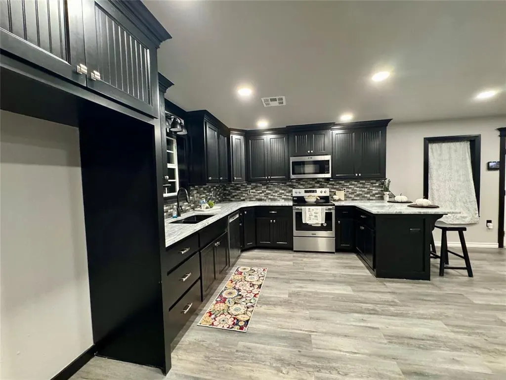Photo 7 — 302 S 15th Street, Chickasha, OK 73018