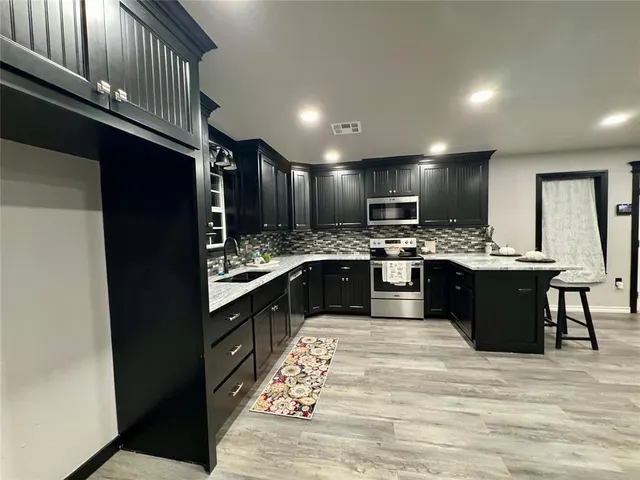Photo 7 — 302 S 15th Street, Chickasha, OK 73018
