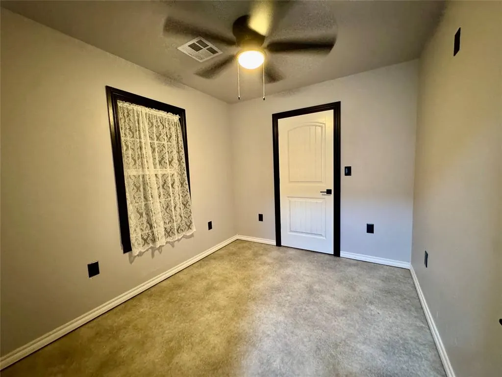 Photo 11 — 302 S 15th Street, Chickasha, OK 73018