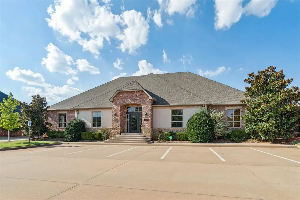 Photo 2 — 2905 NW 156th Street, Edmond, OK 73013