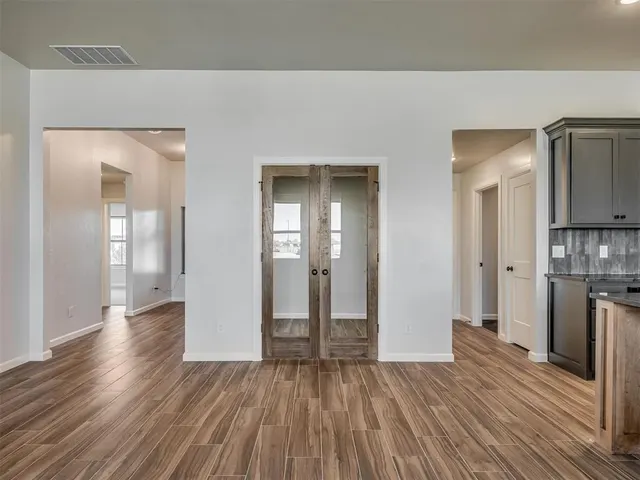 Photo 6 — 5105 Misty Wood Lane, Mustang, OK 73064