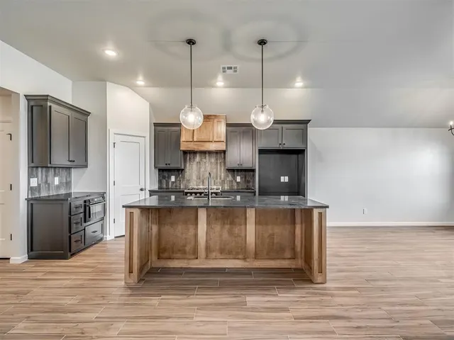 Photo 8 — 5105 Misty Wood Lane, Mustang, OK 73064