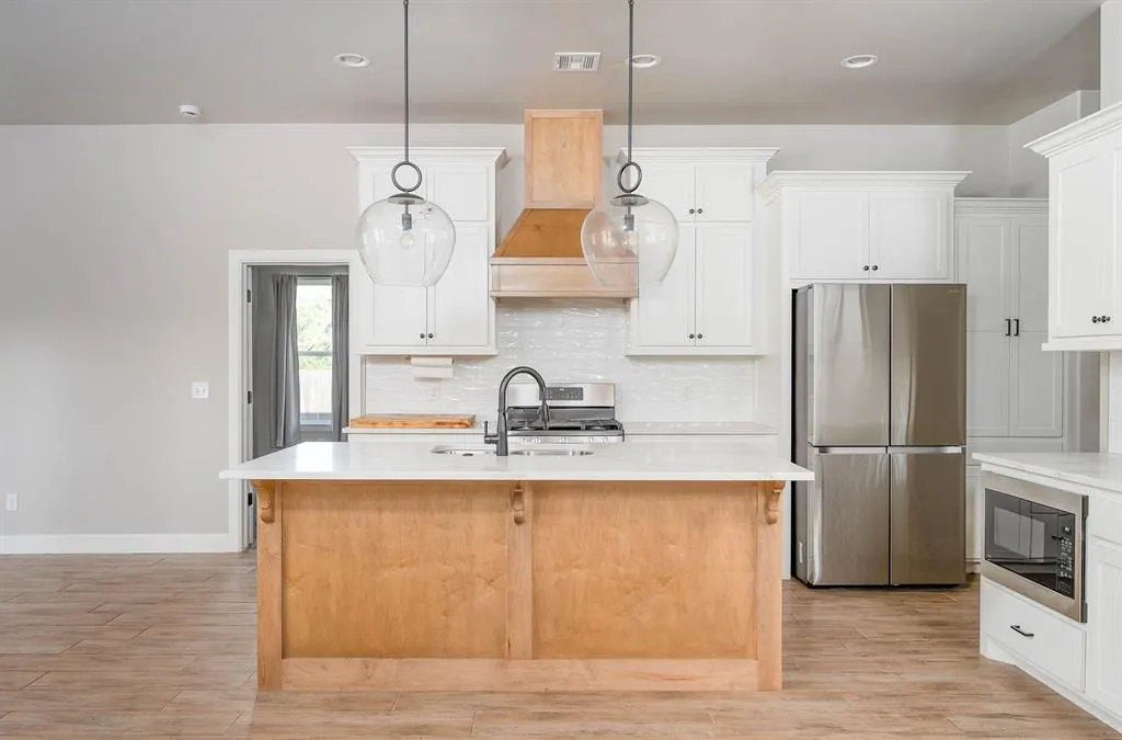 Photo 9 — 523 SW 6th Street, Jones, OK 73049