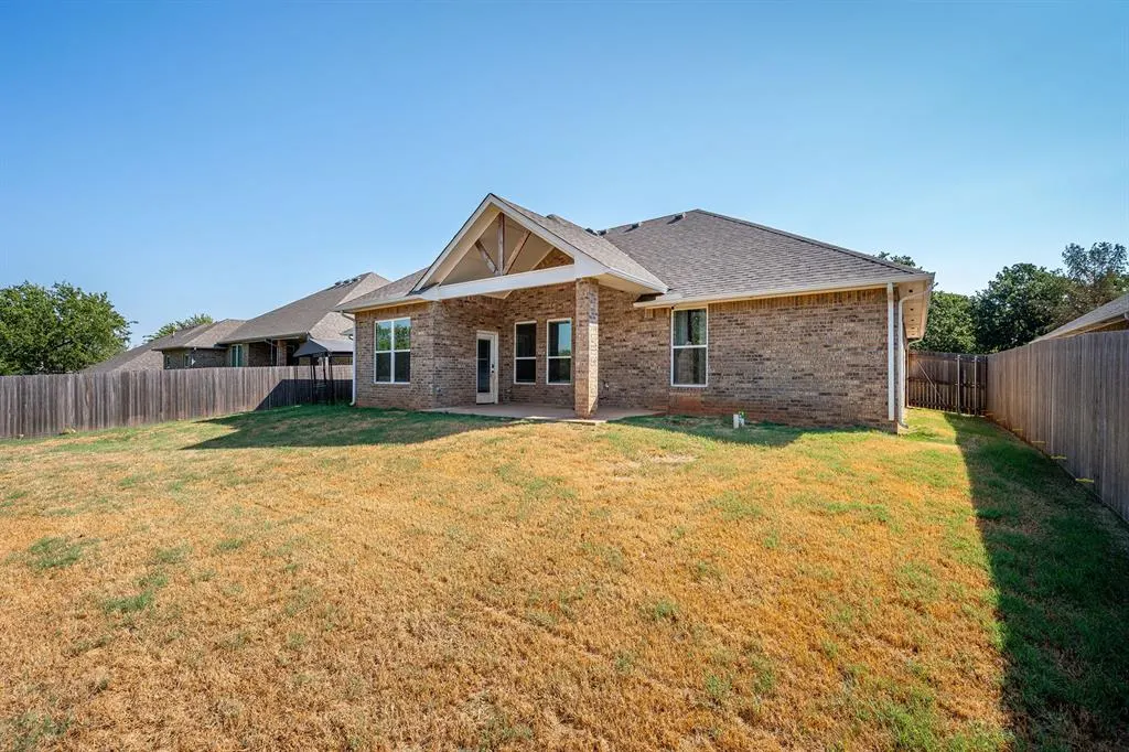 Photo 41 — 523 SW 6th Street, Jones, OK 73049