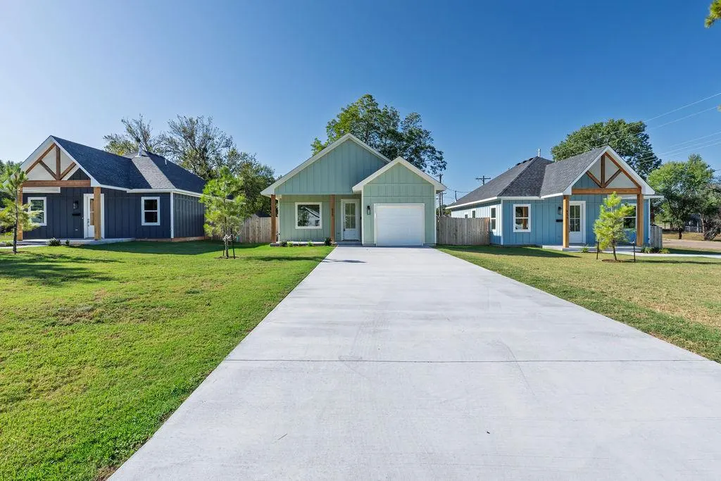 Photo 6 — 820 W Locust Street, Tecumseh, OK 74873