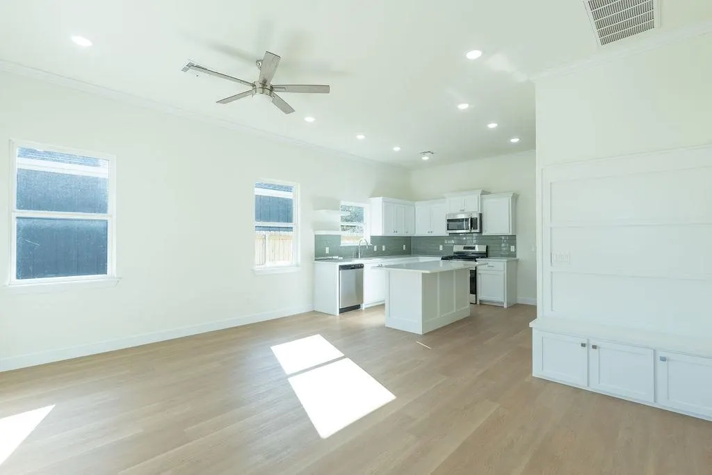 Photo 9 — 820 W Locust Street, Tecumseh, OK 74873