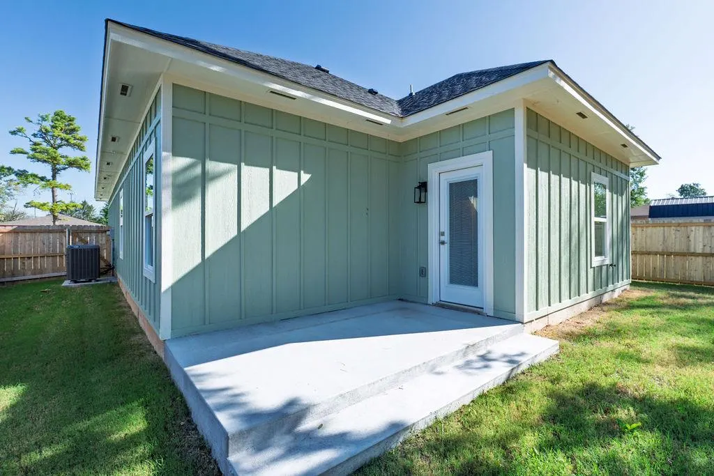 Photo 39 — 820 W Locust Street, Tecumseh, OK 74873