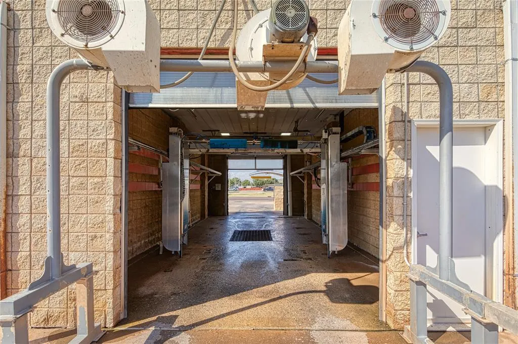 Photo 10 — 318 E Tamarack Road, Altus, OK 73521