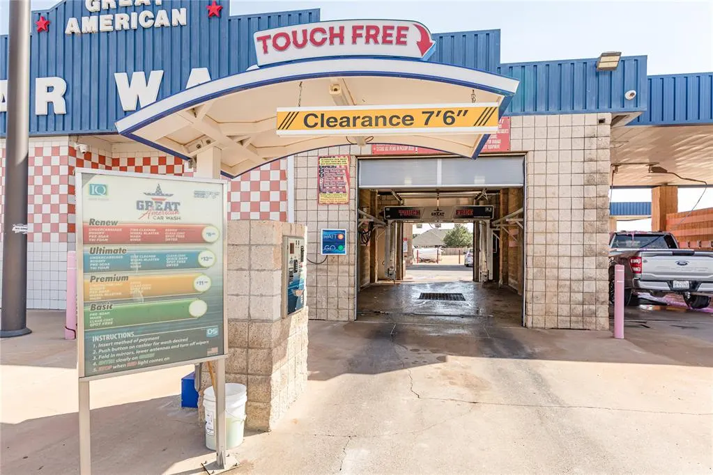 Photo 11 — 318 E Tamarack Road, Altus, OK 73521