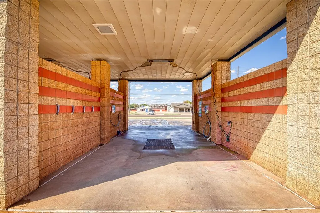 Photo 13 — 318 E Tamarack Road, Altus, OK 73521