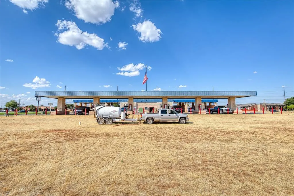 Photo 26 — 318 E Tamarack Road, Altus, OK 73521