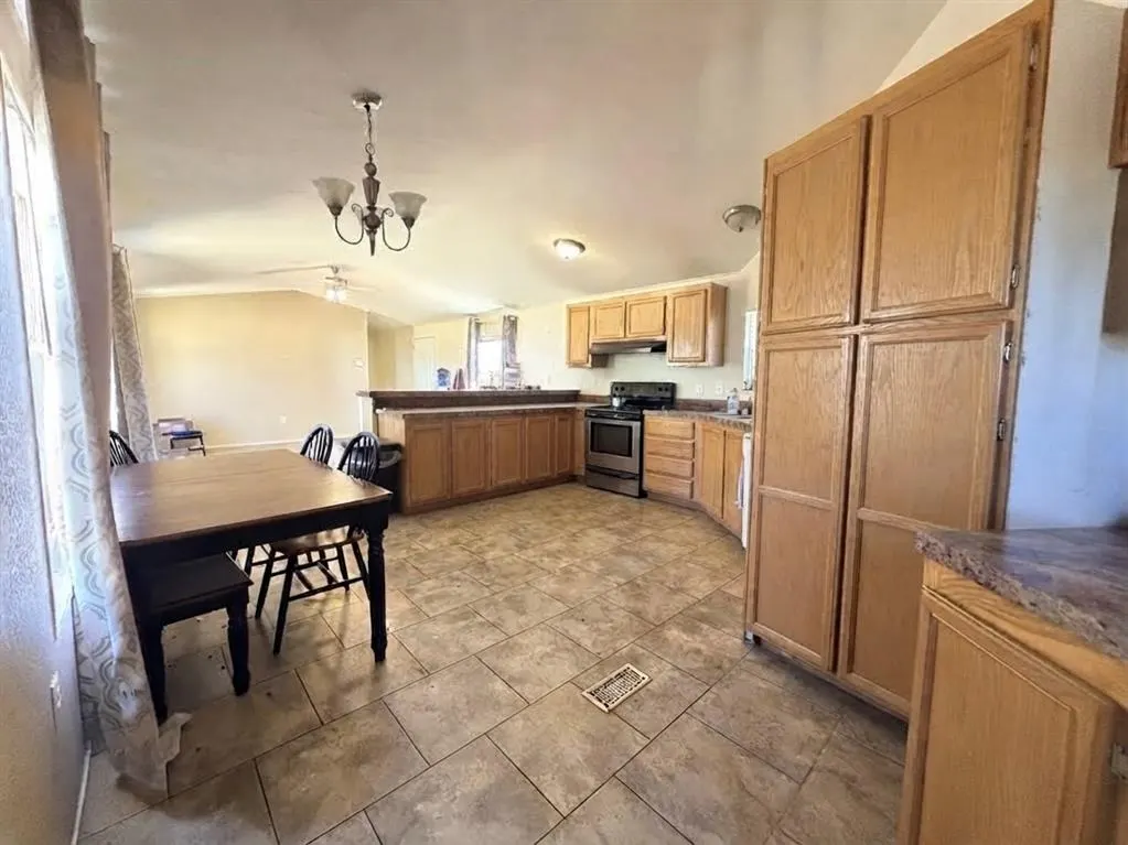 Photo 7 — 312 S 3rd Street, Waukomis, OK 73773