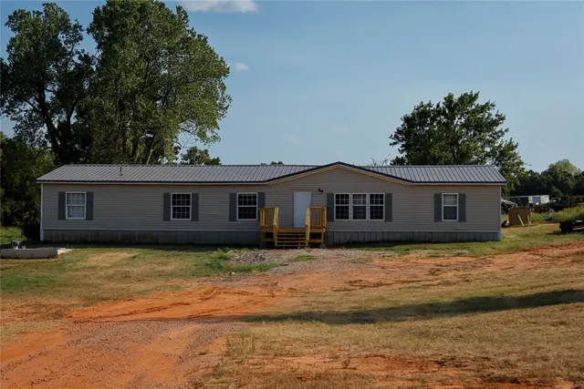 Photo 2 — 30589 Parkwood Road, McLoud, OK 74851