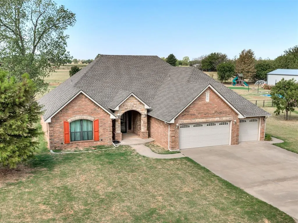 Front exterior — 4713 Horizon Boulevard, Yukon, OK 73099