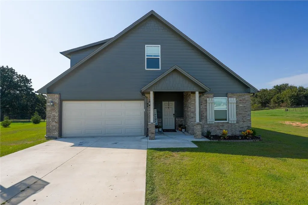 Front exterior — 29273 Spur Circle, McLoud, OK 74801