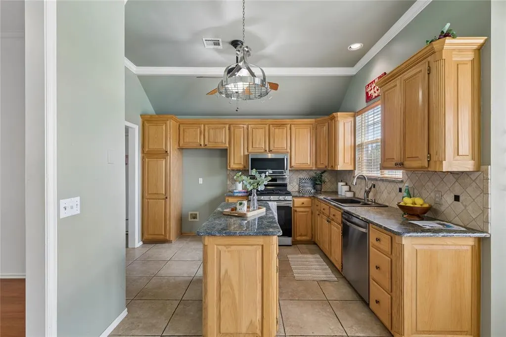 Photo 7 — 4431 Alturas Court, Oklahoma City, OK 73120