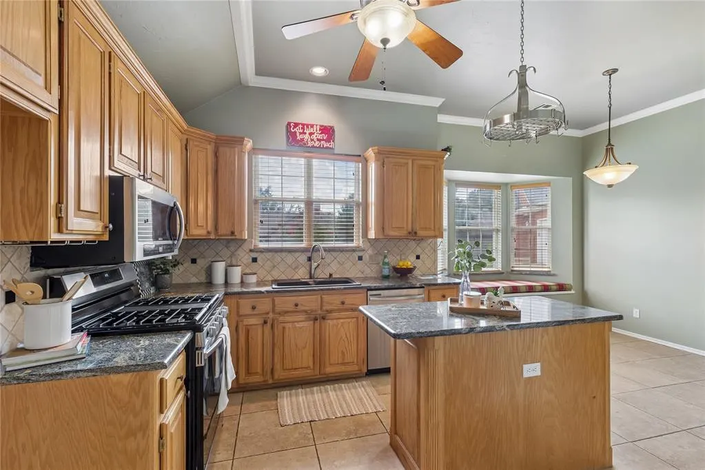 Photo 8 — 4431 Alturas Court, Oklahoma City, OK 73120