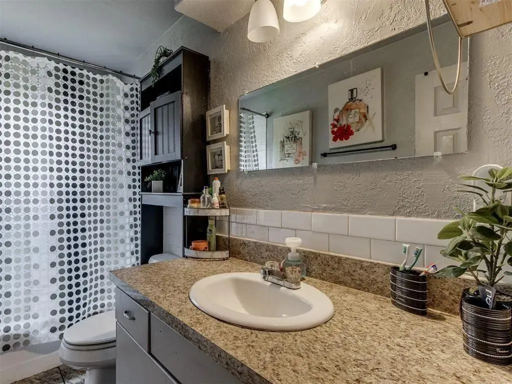 Photo 19 — 9404 NE 13th Street, Midwest City, OK 73130