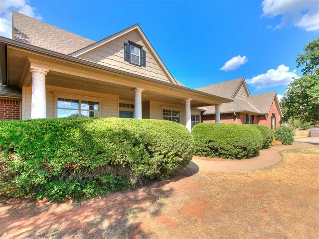 Photo 2 — 7001 Mid Iron Lane, Edmond, OK 73025