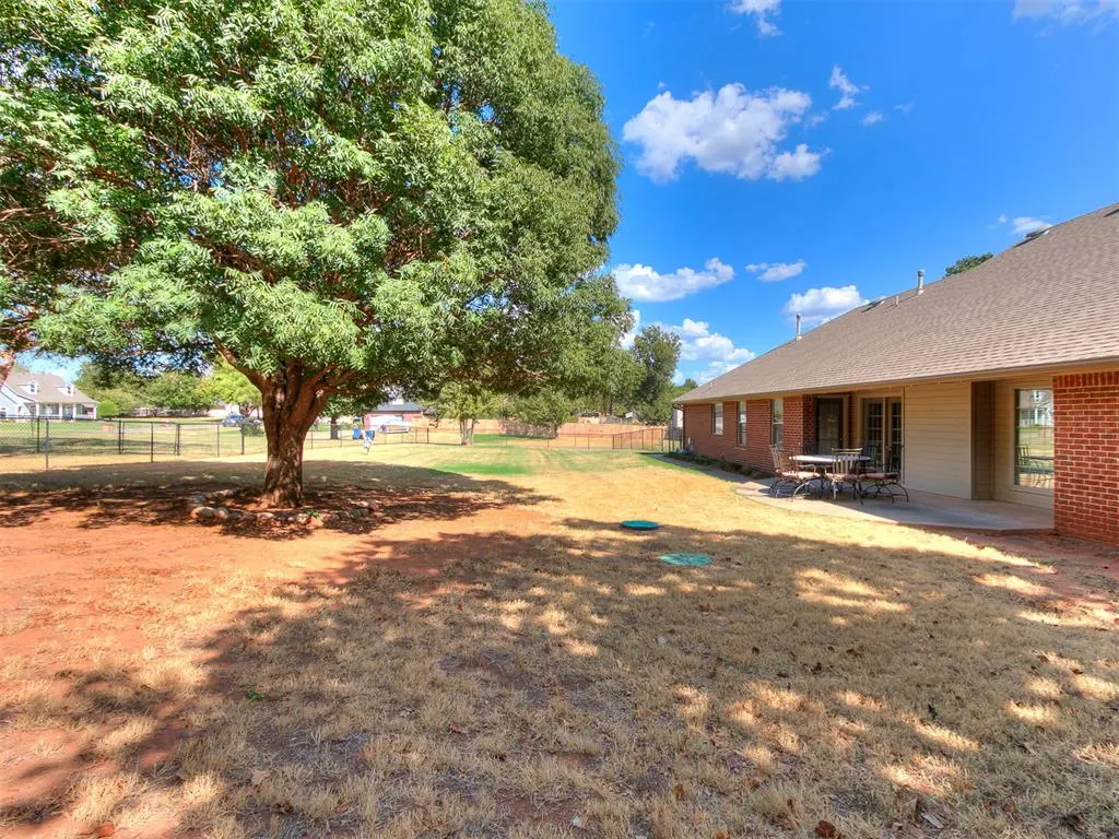 Photo 11 — 7001 Mid Iron Lane, Edmond, OK 73025