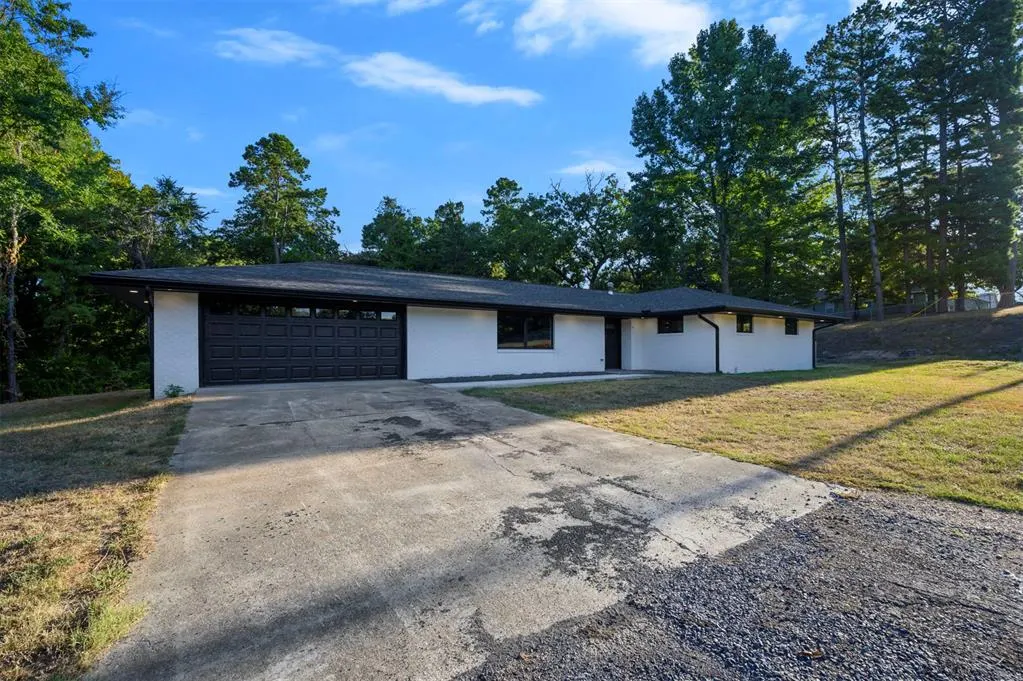Photo 2 — 510 W Adams Street, Broken Bow, OK 74728