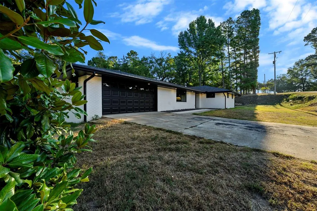 Photo 3 — 510 W Adams Street, Broken Bow, OK 74728
