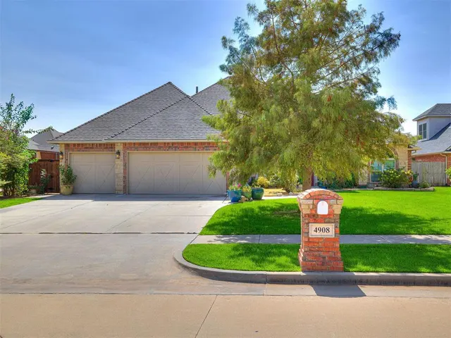 Photo 4 — 4908 Corbett Drive, Norman, OK 73072