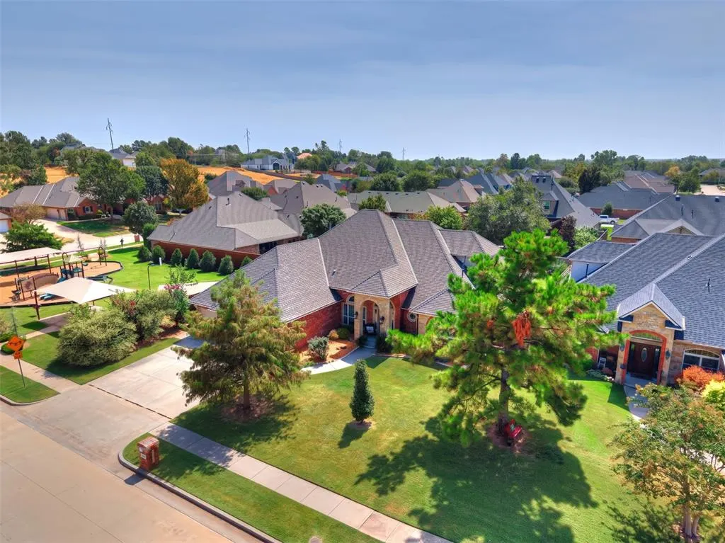 Photo 5 — 4908 Corbett Drive, Norman, OK 73072