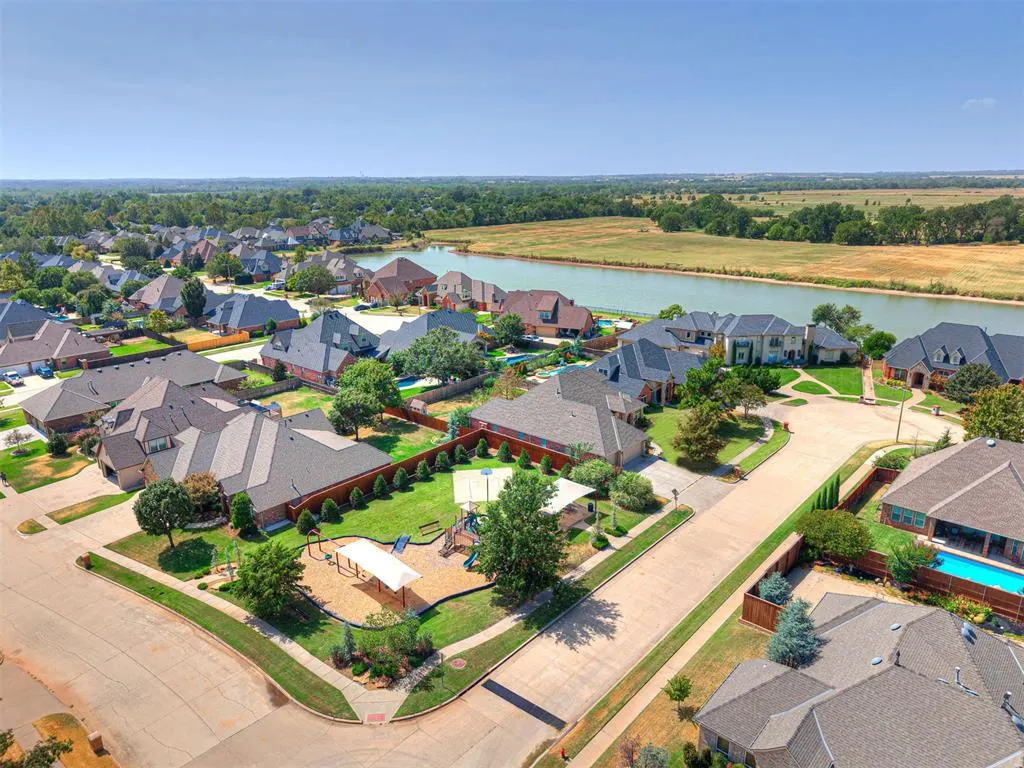 Photo 6 — 4908 Corbett Drive, Norman, OK 73072
