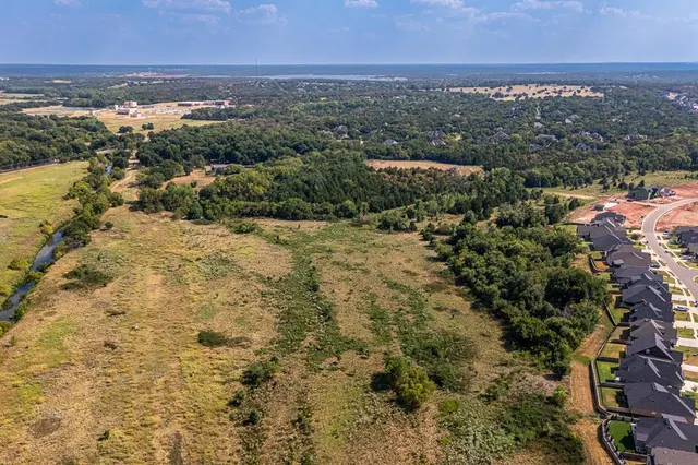 Photo 6 — Midwest Boulevard, Edmond, OK 73034