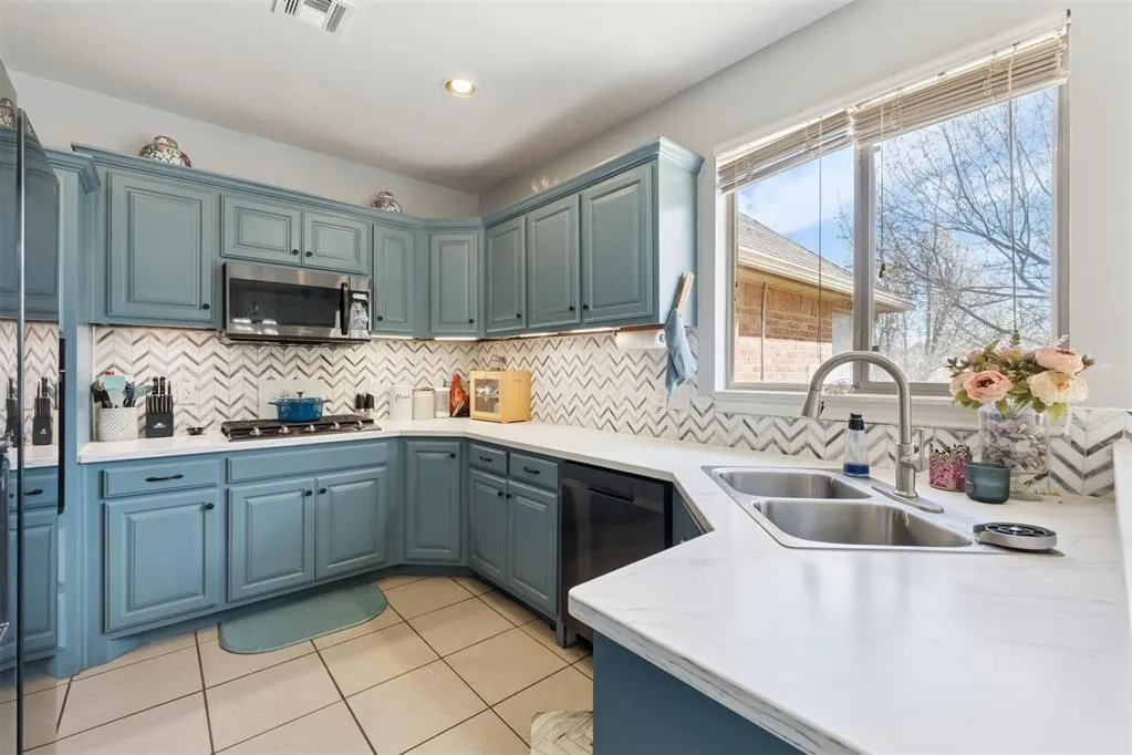 Photo 8 — 2214 Cedar Pointe Circle, Edmond, OK 73003
