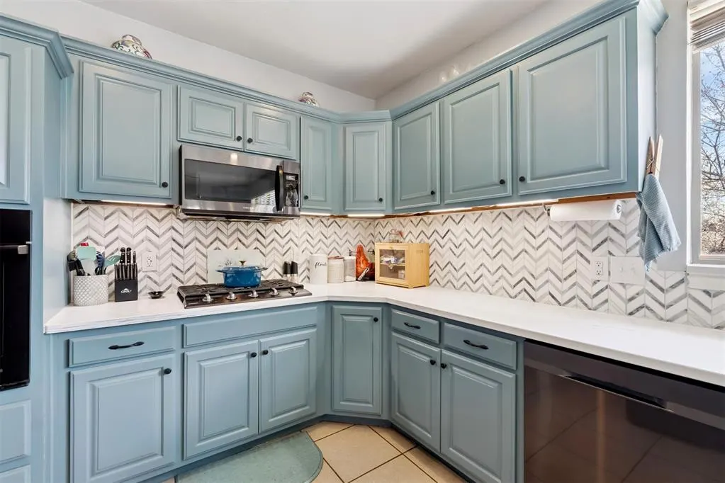 Photo 9 — 2214 Cedar Pointe Circle, Edmond, OK 73003
