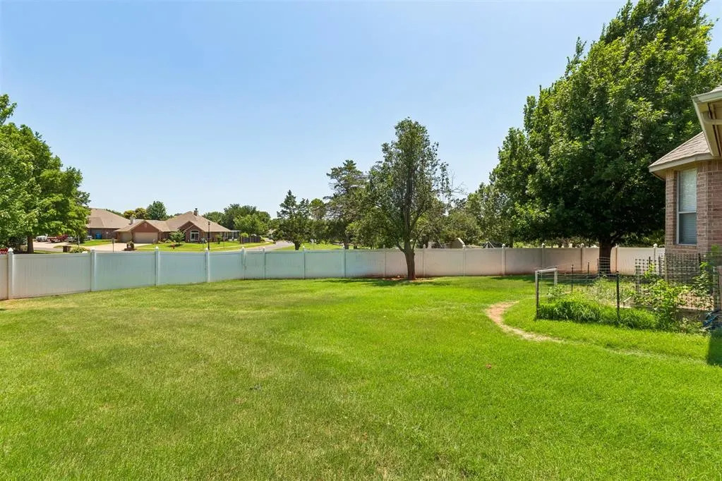 Photo 36 — 2214 Cedar Pointe Circle, Edmond, OK 73003