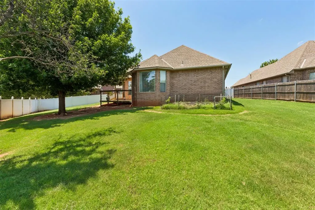 Photo 37 — 2214 Cedar Pointe Circle, Edmond, OK 73003