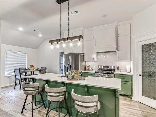 Photo 5 — 8733 Poppey Place, Yukon, OK 73099