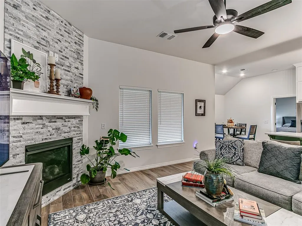 Photo 14 — 8733 Poppey Place, Yukon, OK 73099