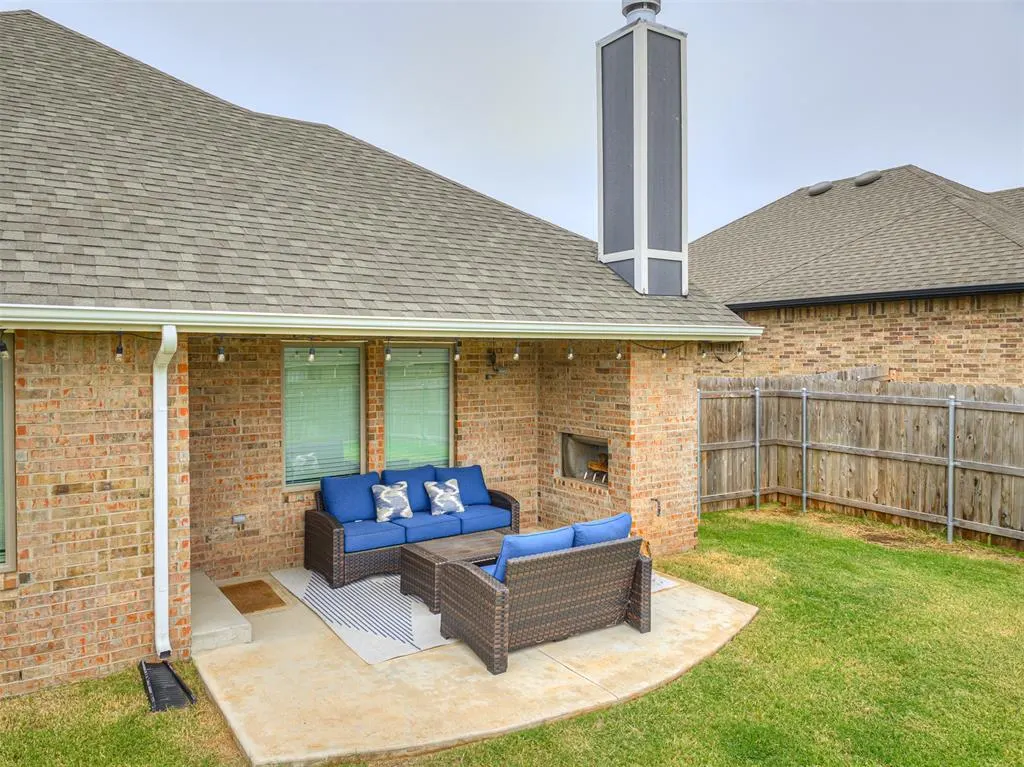 Photo 33 — 8733 Poppey Place, Yukon, OK 73099