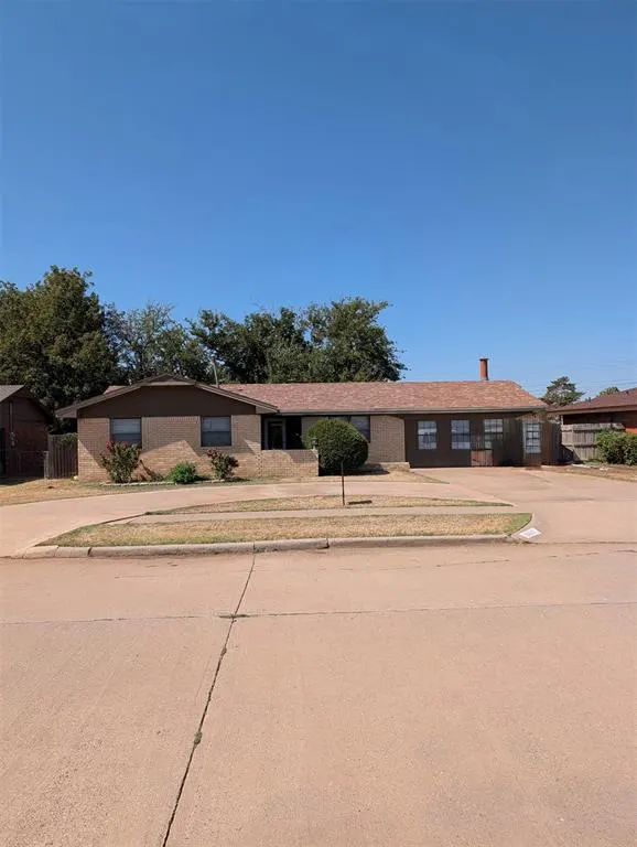 Front exterior — 2013 N Bluebird Lane, Altus, OK 73521