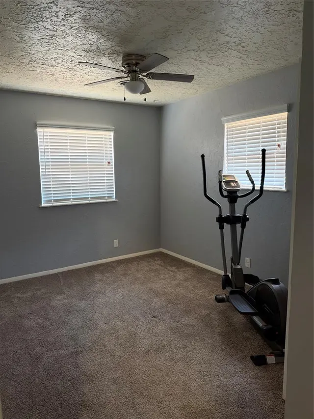 Photo 6 — 2013 N Bluebird Lane, Altus, OK 73521